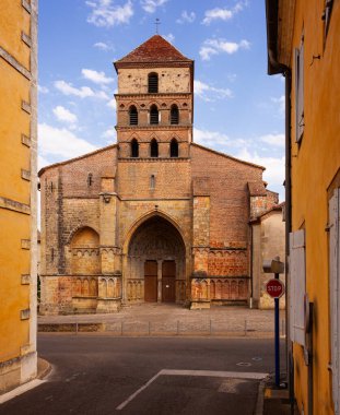 View of the Saint Quitterie Church in the town of Aire sur l'Adour, pilgrimage route to Santiago de Compostella, UNESCO World Heritage Site. New Aquitaine. France