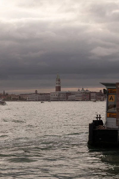 Vue Campanile Saint Marc Sur Ciel Nuageux Venise — Photo