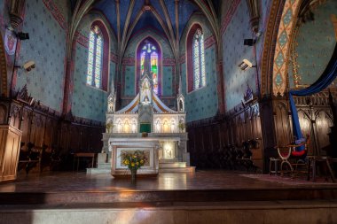 Navarrenx 'in tarihi şehir merkezindeki Saint-Germain-d' Auxerre Kilisesi 'nin iç mimarisi 1562 yılında tamamlandı.