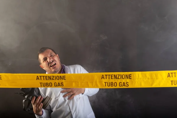 Ember Szenved Attól Hogy Gázfüstök Mérgezték Meg Gázszivárgás Vészhelyzet Alatt — Stock Fotó