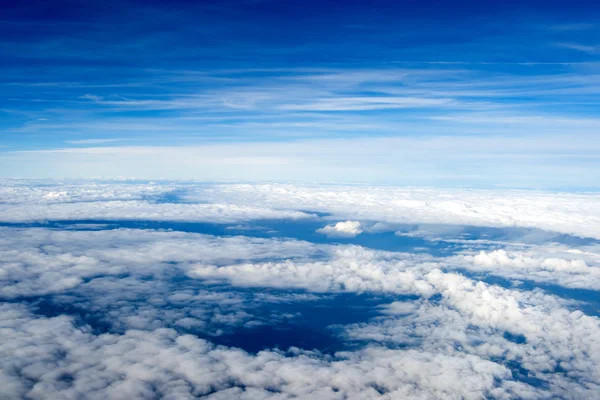 Fondo de nubes. Vista desde el avión — Foto de Stock