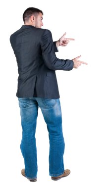 Genç uzman arkadan görünüm önde görünüyor.