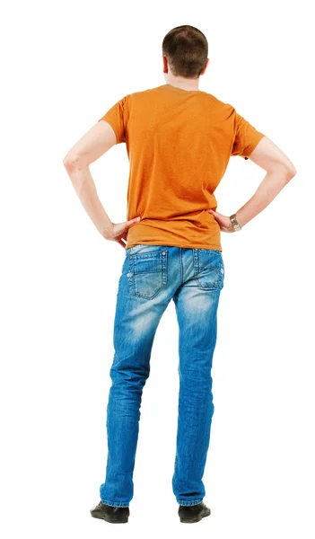 Pohled zezadu na mladých mužů v oranžovém tričku — Stock fotografie
