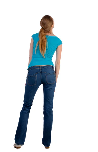 Vista della giovane e bella donna bionda in piedi posteriore — Foto Stock