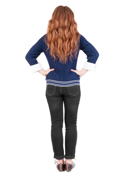 Achteraanzicht van staande jonge mooie redhead vrouw. — Stockfoto