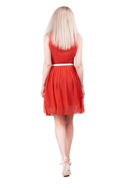 arkadan görünüşü yürüyen kadın .