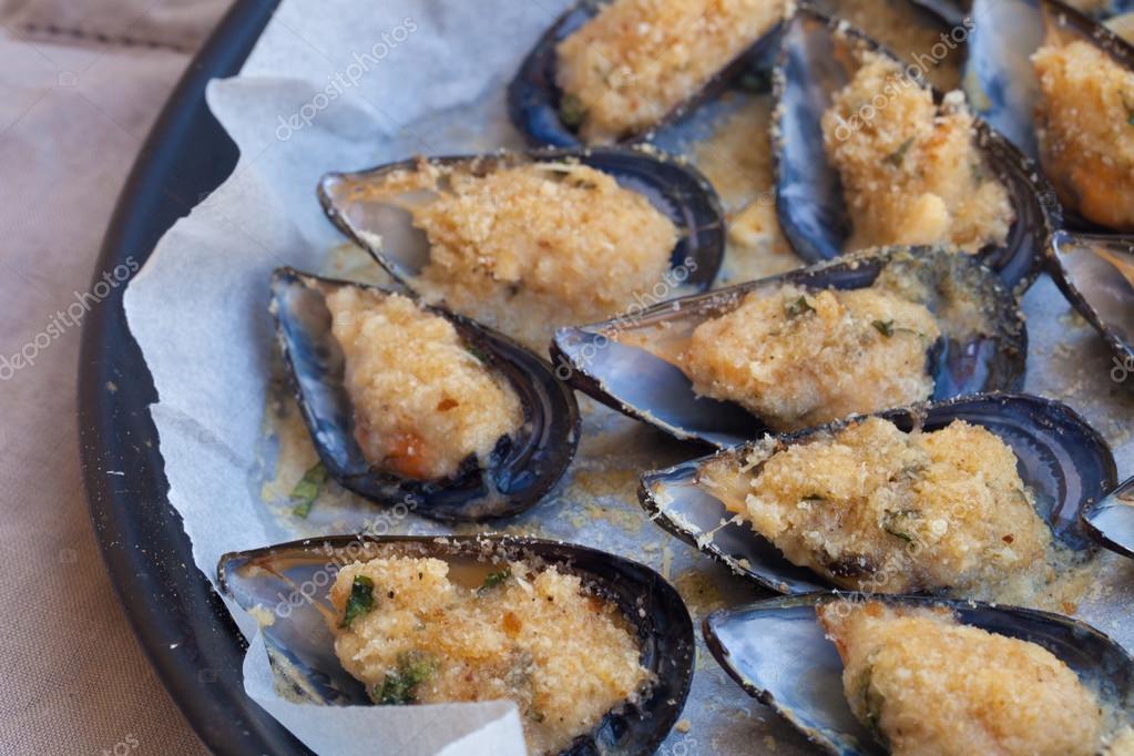 Mussels au gratin Stock Photo by ©sabinoparente 12661933
