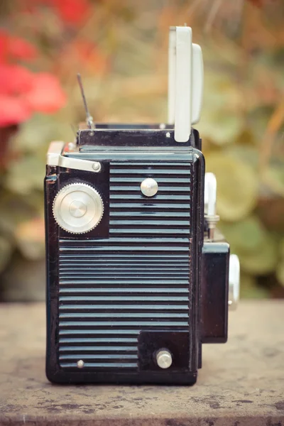 Старая винтажная камера — стоковое фото