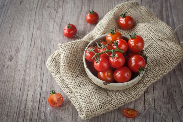 Tomates cereja frescos — Fotografia de Stock