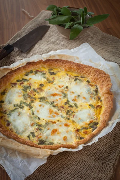 Quiche con prosciutto e salvia — Foto Stock