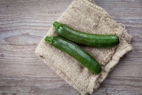 Grüne Zucchini — Stockfoto