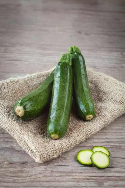 Grüne Zucchini — Stockfoto