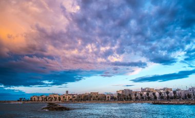 Mola di bari panoramik görünüm
