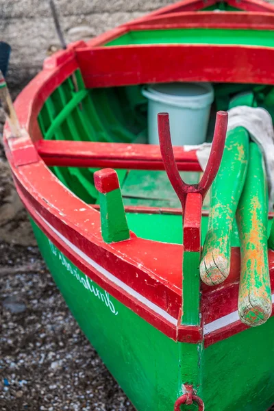 Kleine alte Fischerboote — Stockfoto