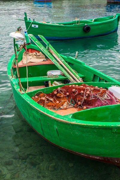 Piccole vecchie barche da pesca — Foto Stock