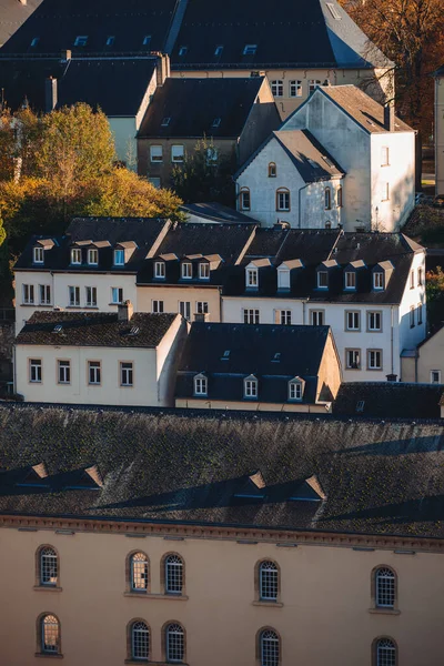 Όμορφη Αρχιτεκτονική Στέγες Στην Grund Παλιά Πόλη Λουξεμβούργο — Φωτογραφία Αρχείου