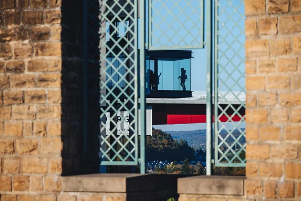 Luxemburg Stadt Oktober 2021 Menschen Aussichtspunkt Pfaffenthallift — Stockfoto