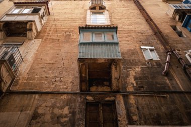 Malta adasının başkenti Valletta 'da sokaklar ve mimari