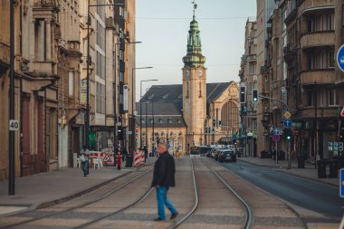 Lüksemburg / Nisan 2022: şehrin modern tramvay hattı