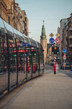 Lüksemburg-Nisan 2022: şehrin modern tramvay hattı