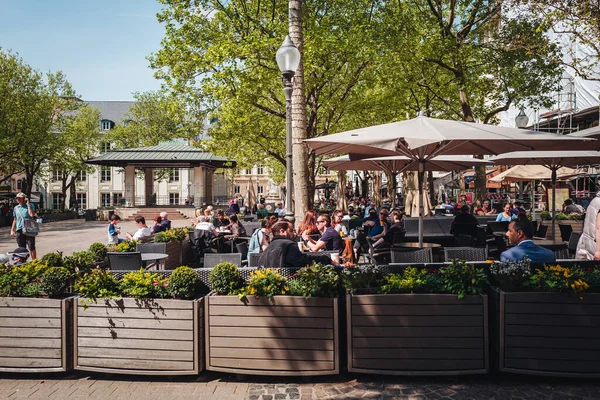 Luxemburg Mei 2022 Poeple Betoverende Bars Terrassen Een Zonnige Dag — Stockfoto