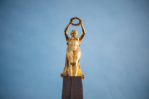 Luxembourg April 2022 Iconic Golden Statue City Center — Stockfoto