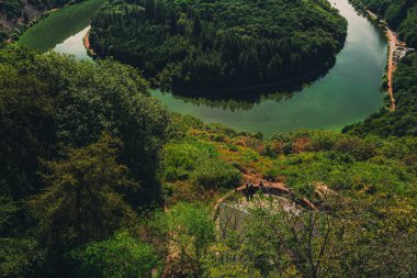 Saarschleife, Almanya 'daki Saar nehrinin manzarası.