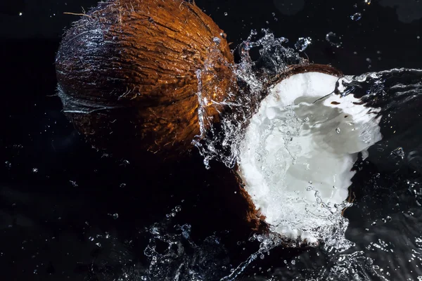 Popraskané kokos — Stock fotografie