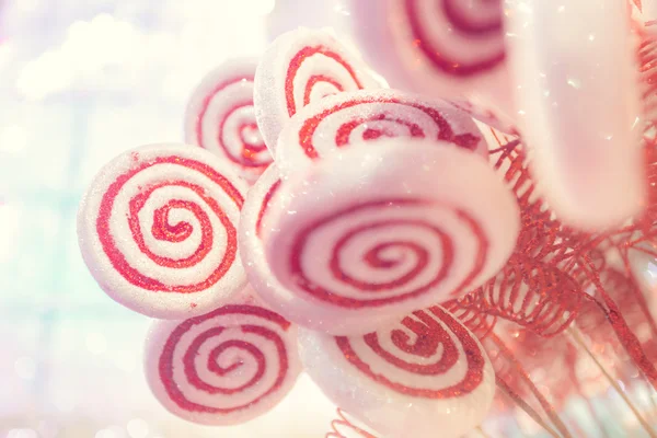 白色和红色的糖果 — 图库照片