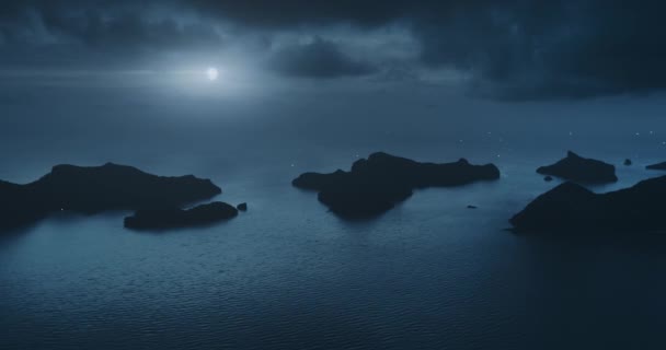 Céu Noturno Luar Dramático Silhueta Ilha Aérea Lua Azul Nuvens — Vídeo de Stock