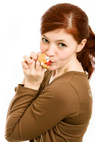 Meisje in een bruine blouse — Stockfoto