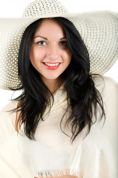 Giovane bruna in un cappello bianco — Foto Stock