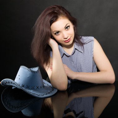 esmer ayna masada