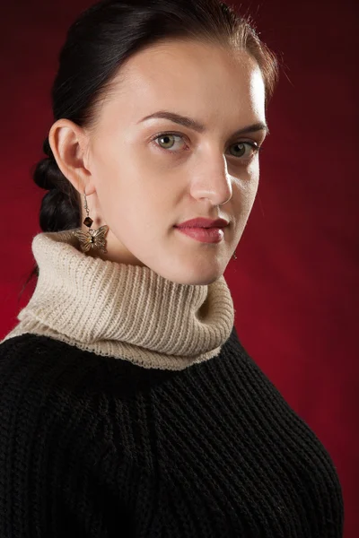 Nő a fekete pulóver — Stock Fotó