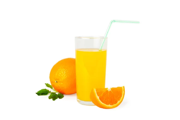 오렌지 주스와 얇게 썬 조각 — 스톡 사진