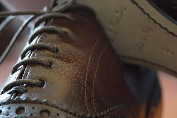 粗革皮鞋靴子 — 图库照片