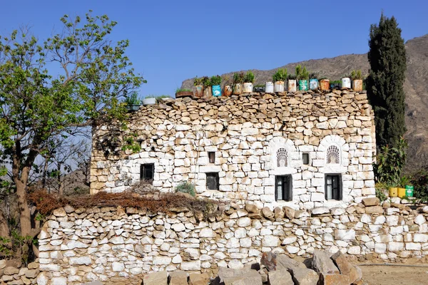 Typowy wiejski dom w Jemenie — Zdjęcie stockowe