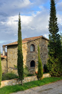 Tuscan evi