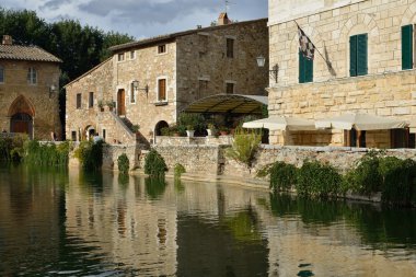 bagno vignoni içinde eski termal hamam