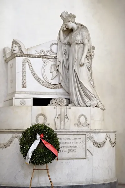 Tomb of Victorio Alferio Astensi — Stock Photo, Image