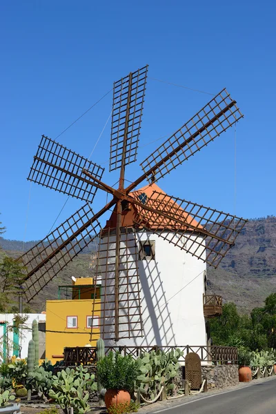 Mulino a vento — Foto Stock