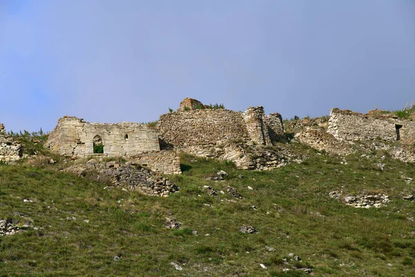 Ερείπια Του Μεσαιωνικού Χωριού Khoy Που Βρίσκεται Στην Όχθη Του Φωτογραφία Αρχείου