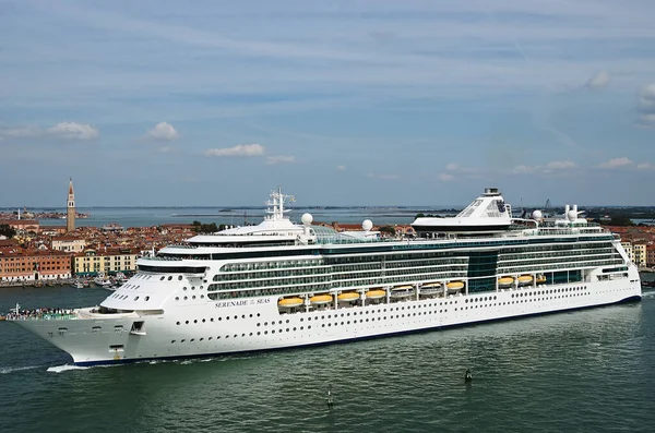 Venezia Settembre 2014 Nave Crociera Lusso Mostrata Nella Laguna Veneziana Fotografia Stock