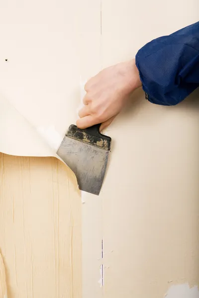 Removal of old wallpapers — Stock Photo, Image