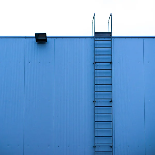 Ladder to the roof — Stock Photo, Image