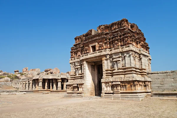 Зруйнований індуїстський храм — стокове фото