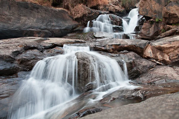 Athukadu waterval — Stockfoto