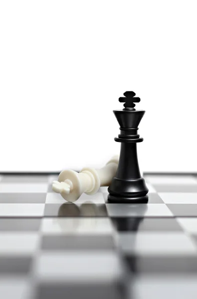Tablero de ajedrez con figuras — Foto de Stock
