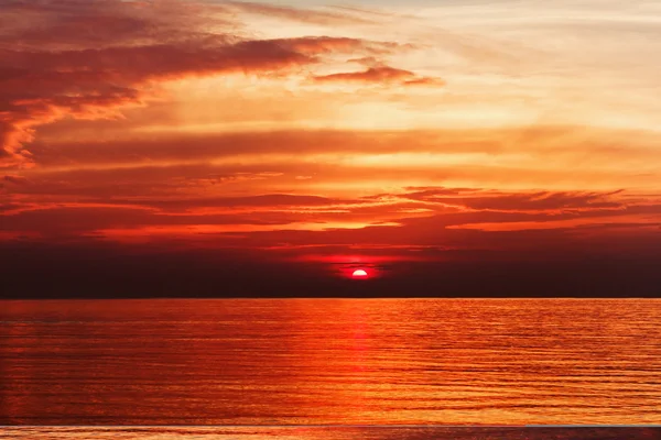 Schöner Sonnenuntergang — Stockfoto