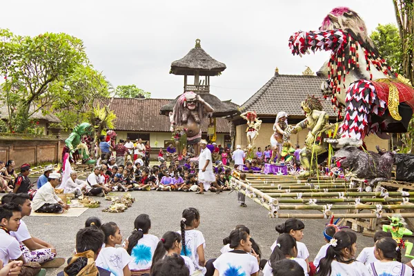 Ngrupuk parad i ubud, bali — Stockfoto